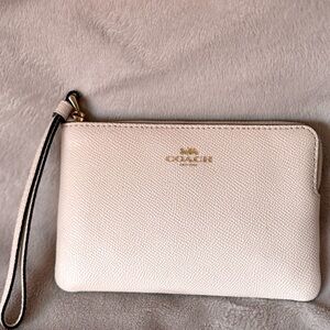 COACH WRISTLET New without Tags 6.5x4.5